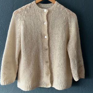Vintage super soft knitted cream cardigan medium